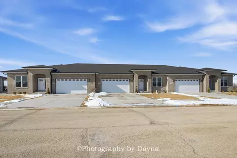 392 White Hawk Way, Manteno, IL 60950