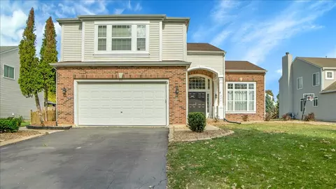 711 Blossom Ct, Oswego, IL 60543