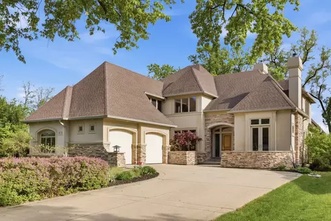 1076 Prairie Ave, Naperville, IL 60540