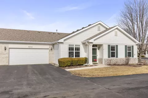 16346 Crescent Lake Dr, Crest Hill, IL 60403