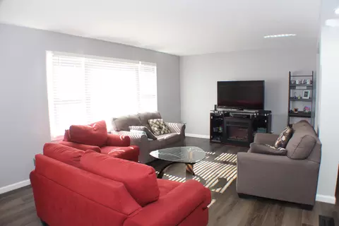 Living - 5113 44th Ave, Moline, IL 61265 photo 2 of 3