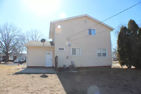 Exterior - 5113 44th Ave, Moline, IL 61265 photo 2 of 5