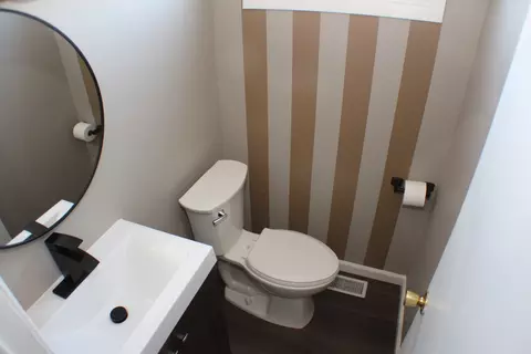 Bath - 5113 44th Ave, Moline, IL 61265 photo 1 of 3