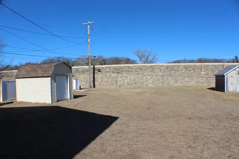 Exterior - 5113 44th Ave, Moline, IL 61265 photo 3 of 5