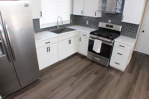 Kitchen - 5113 44th Ave, Moline, IL 61265 photo 2 of 4
