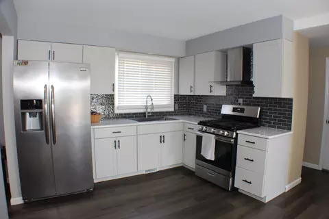 Kitchen - 5113 44th Ave, Moline, IL 61265 photo 4 of 4