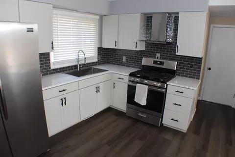 Kitchen - 5113 44th Ave, Moline, IL 61265 photo 3 of 4