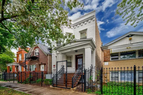 3323 W Potomac Ave, Chicago, IL 60651