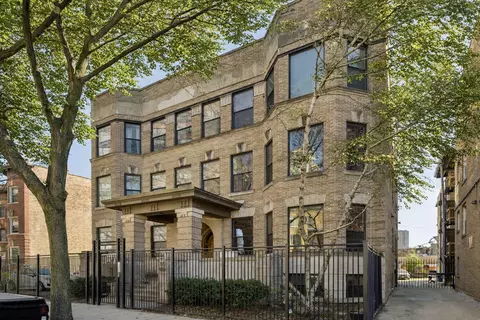 835 W Belle Plaine Ave #2, Chicago, IL 60613