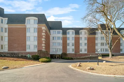 175 Lake Blvd #349, Buffalo Grove, IL 60089