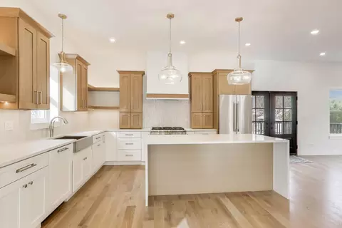 Kitchen - 280 Blackhawk Rd, Riverside, IL 60546 photo 1 of 2