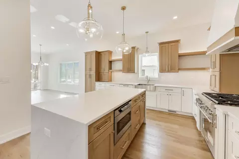 Kitchen - 280 Blackhawk Rd, Riverside, IL 60546 photo 2 of 2