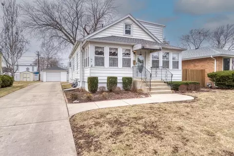 14 N Wisconsin Ave, Addison, IL 60101