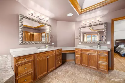 Bath - 3415 Minito Ct, Naperville, IL 60564 photo 5 of 6