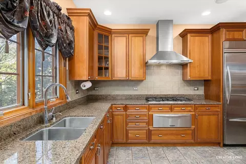 Kitchen - 3415 Minito Ct, Naperville, IL 60564 photo 2 of 3