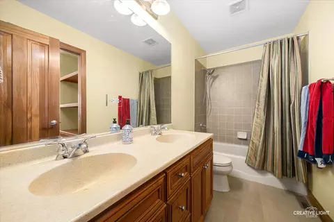 Bath - 3415 Minito Ct, Naperville, IL 60564 photo 2 of 6