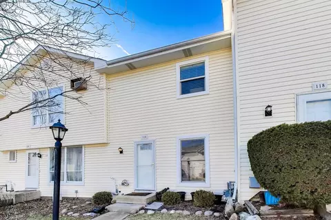 116 Raintree Ct, Aurora, IL 60504