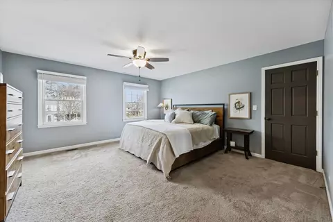 Bedroom - 570 Riva Ct, Wheaton, IL 60187 photo 2 of 4
