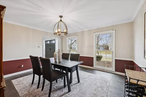 Dining - 570 Riva Ct, Wheaton, IL 60187 photo 1 of 2