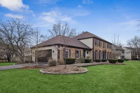 Exterior - 570 Riva Ct, Wheaton, IL 60187 photo 2 of 4