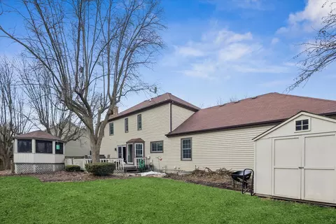 Exterior - 570 Riva Ct, Wheaton, IL 60187 photo 4 of 4