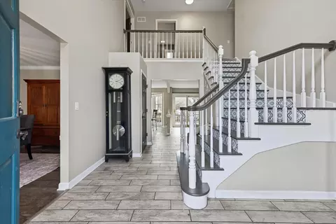 Entry Way - 570 Riva Ct, Wheaton, IL 60187 photo 1 of 3