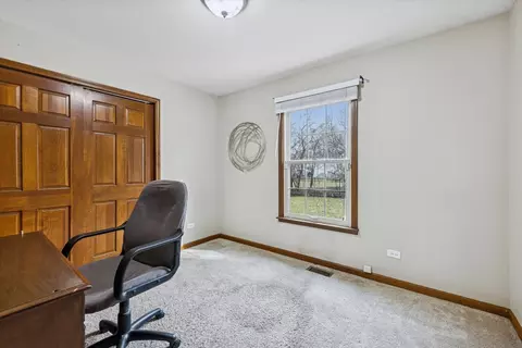 Bedroom - 570 Riva Ct, Wheaton, IL 60187 photo 1 of 4