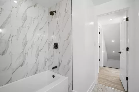 Bath - 607 E 103rd Pl, Chicago, IL 60628 photo 2 of 3