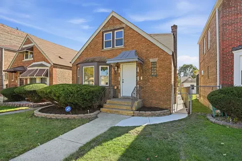 Exterior - 607 E 103rd Pl, Chicago, IL 60628 photo 2 of 5