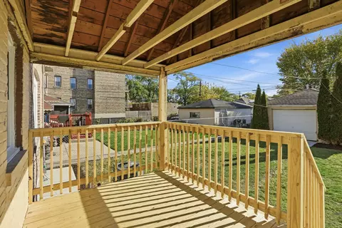 Exterior - 607 E 103rd Pl, Chicago, IL 60628 photo 4 of 5