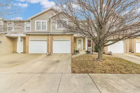 3724 Summer Sage Ct, Champaign, IL 61822