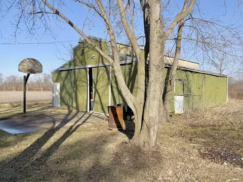 Exterior - 5179 Wright Rd, Alma, IL 62807 photo 1 of 3