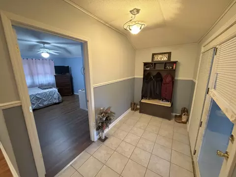 Entry Way - 5179 Wright Rd, Alma, IL 62807 photo 2 of 3