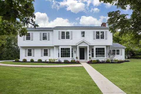 2348 Ash Ln, Northbrook, IL 60062