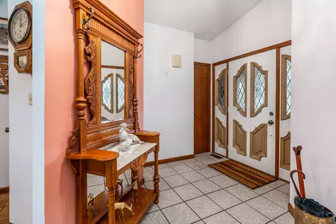 Entry Way - 3085 Kaolin Rd, Cobden, IL 62920 photo 1 of 2