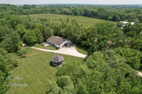 8106 Maple St, Marengo, IL 60152