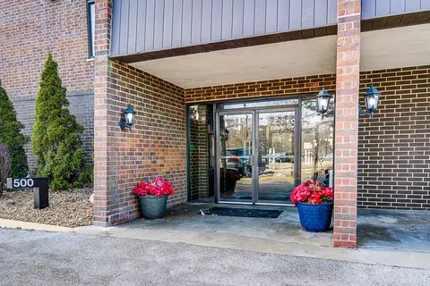 500 Park Ave #521, Calumet City, IL 60409