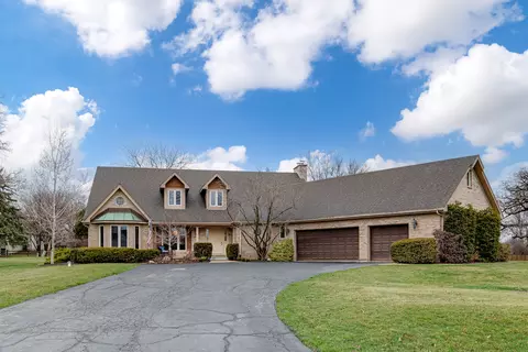 29 W220 Oak Knoll Rd, West Chicago, IL 60185