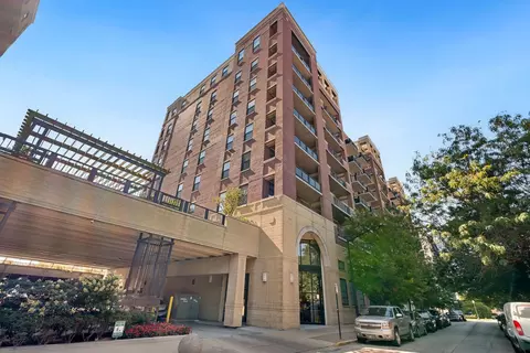 833 W 15th Pl #315, Chicago, IL 60608