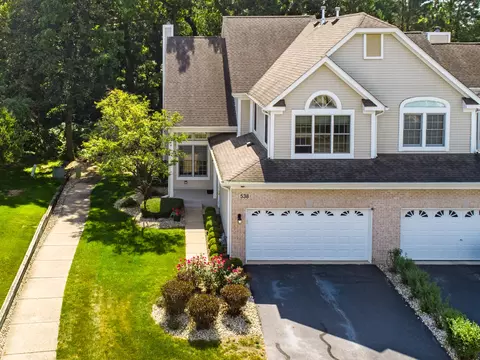 538 Harlowe Ln, Naperville, IL 60565