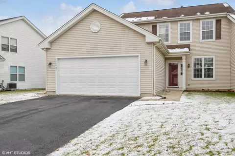 28801 Sawmill Ln, Lakemoor, IL 60051