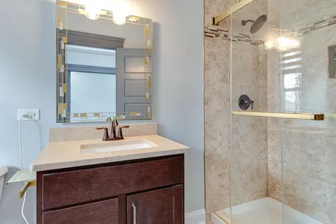 Bath - 3656 Old Bridge Ln, Elgin, IL 60124 photo 1 of 4
