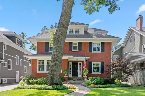 925 Ashland Ave, Wilmette, IL 60091