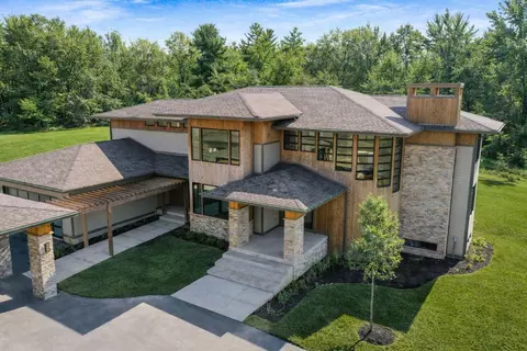 885 N 100 W, Valparaiso, IN 46385