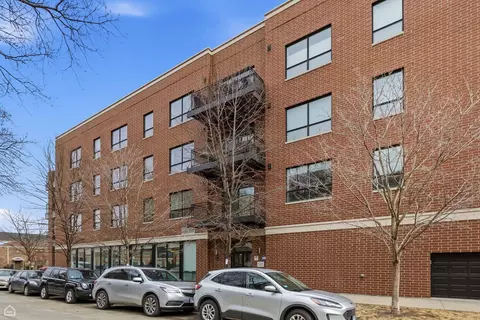3047 N Oakley Ave #301, Chicago, IL 60618