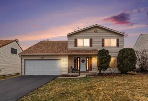 2627 Homestead Dr, Naperville, IL 60564