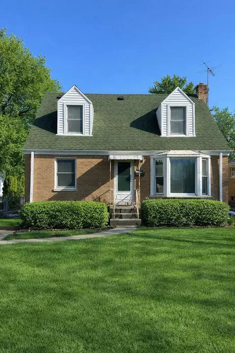 215 N Main St, Mount Prospect, IL 60056