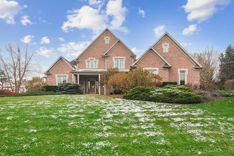 614 Birch Hollow Dr, Antioch, IL 60002