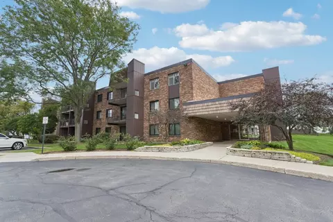 522 E Algonquin Rd #201, Schaumburg, IL 60173