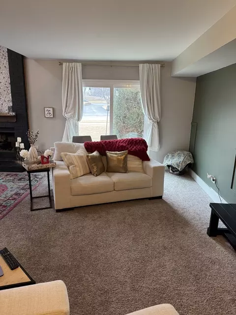 Living - 3033 Anton Cir, Aurora, IL 60504 photo 6 of 7
